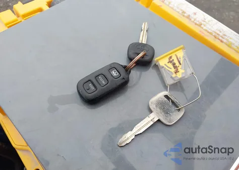 2003 Toyota Sequoia Sr5 V8 z USA, uszkodzony, nr VIN 5TDBT44A83S171655